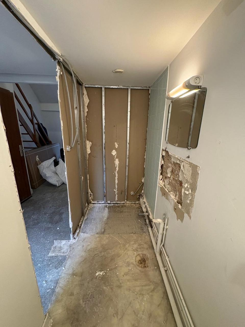 Démolition salle de bain – dépose cloison