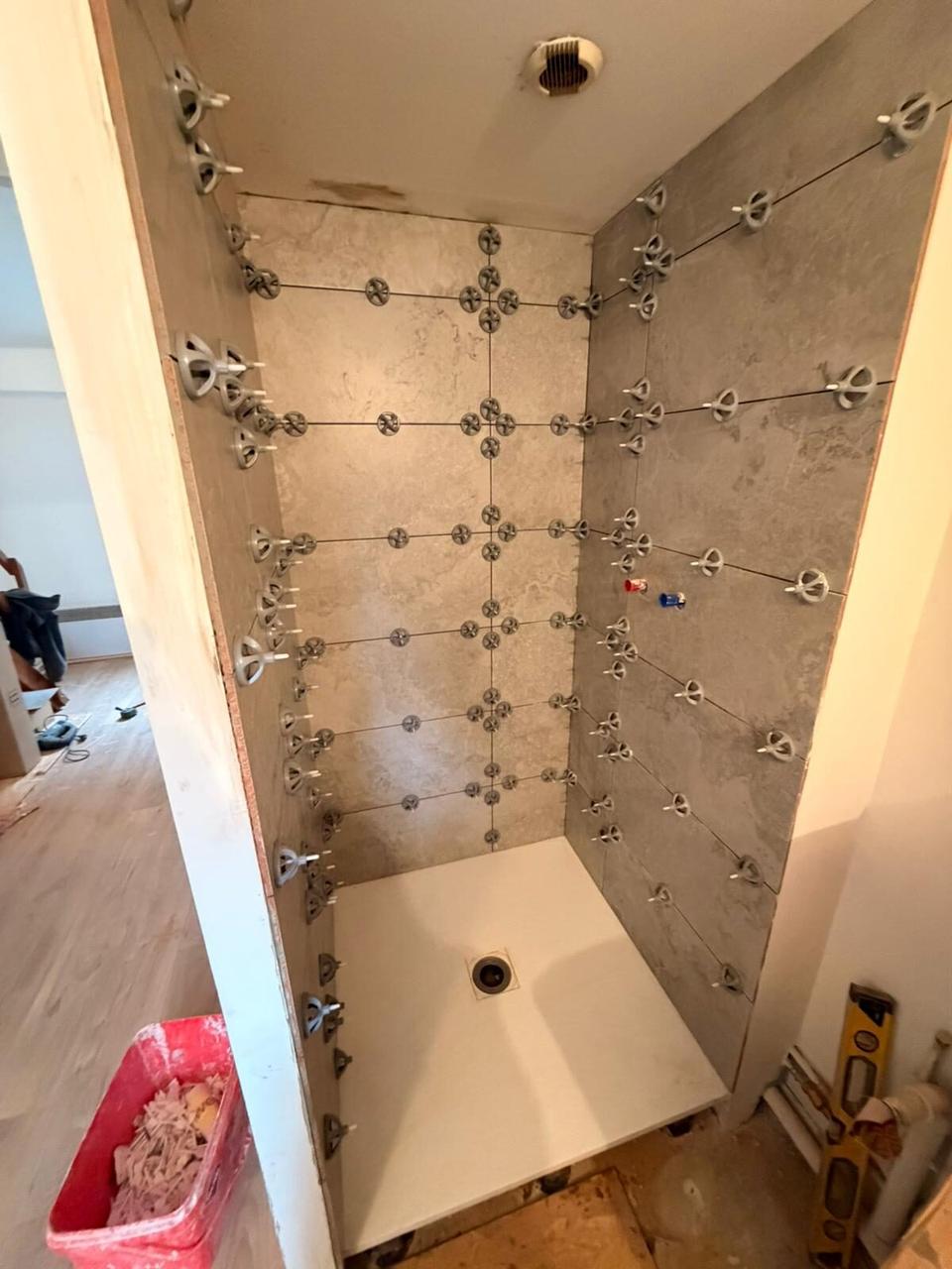 Carrelage douche – avancement