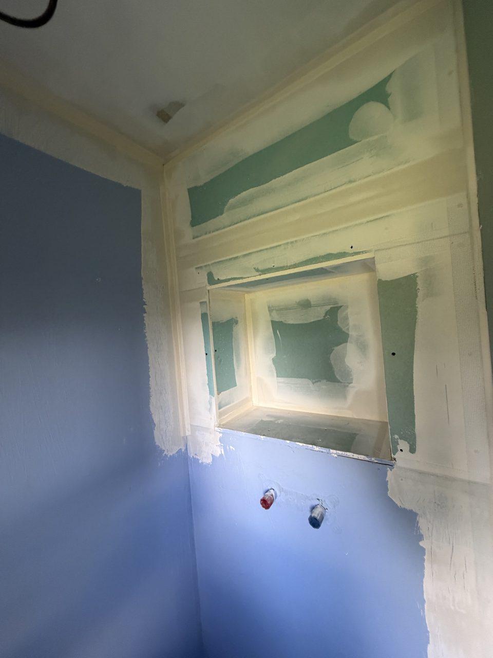 Salle de bain en chantier à Coutiches – mise en place de la douche à l'italienne, Top Reno