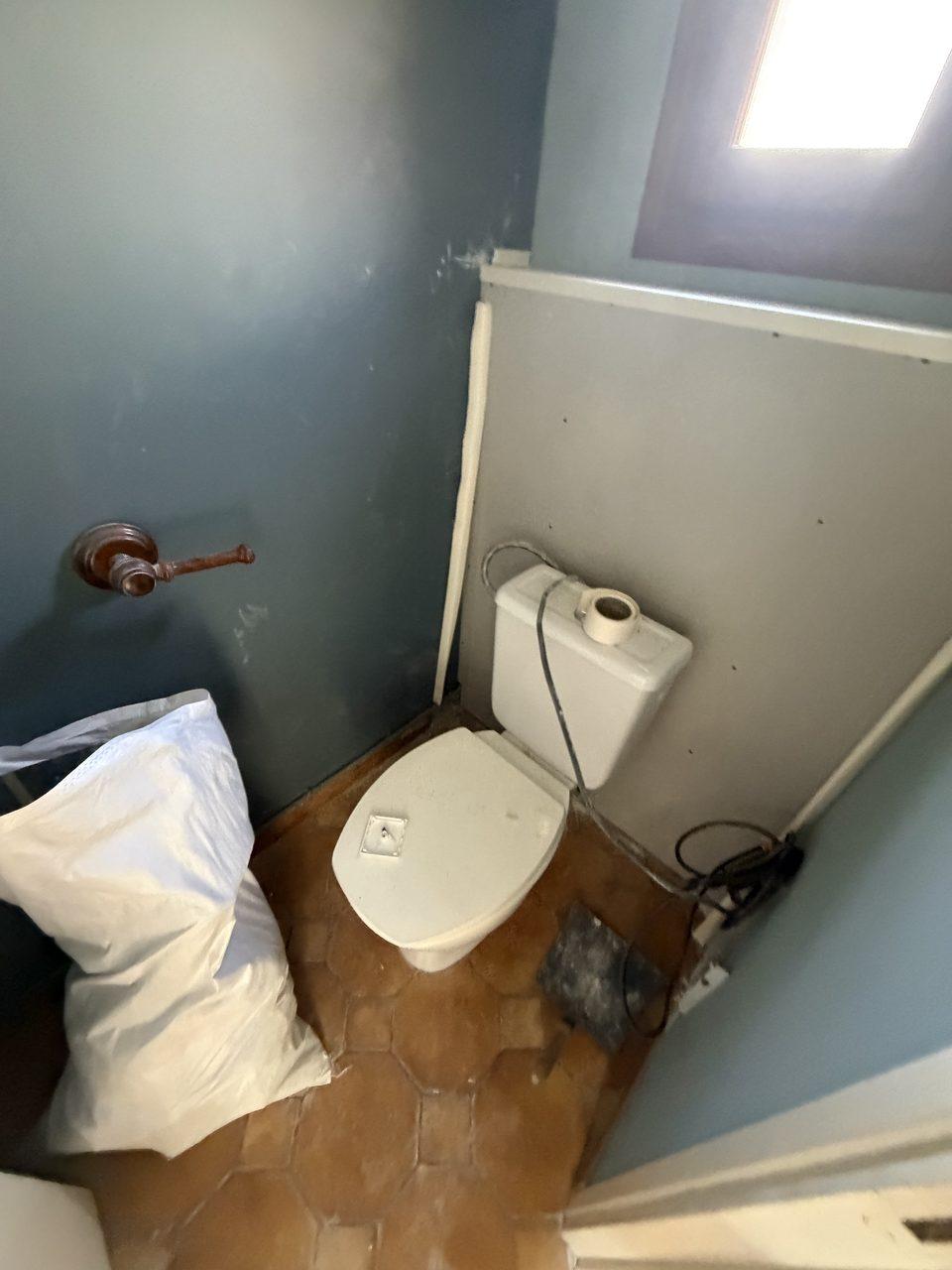 Salle de bain en chantier à Coutiches – création de la niche de douche, Top Reno
