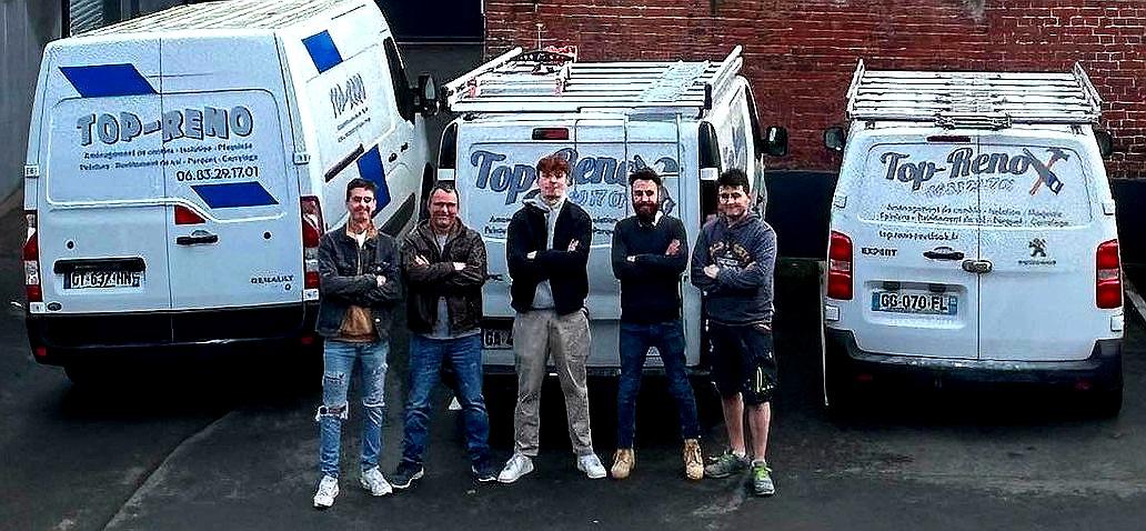 Équipe Top Reno devant les véhicules d'intervention à Tourcoing