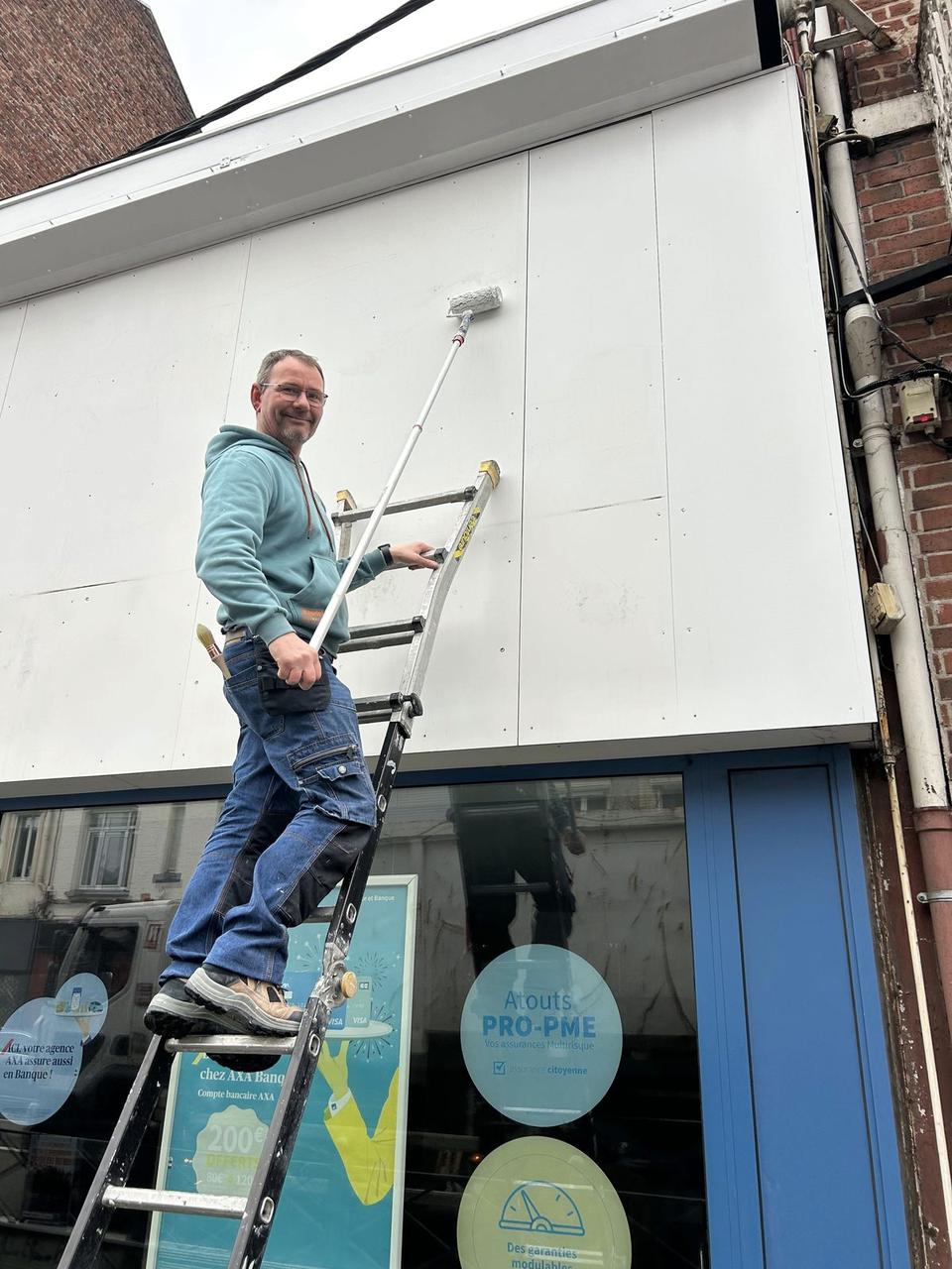 Peinture façade AXA Lille en cours
