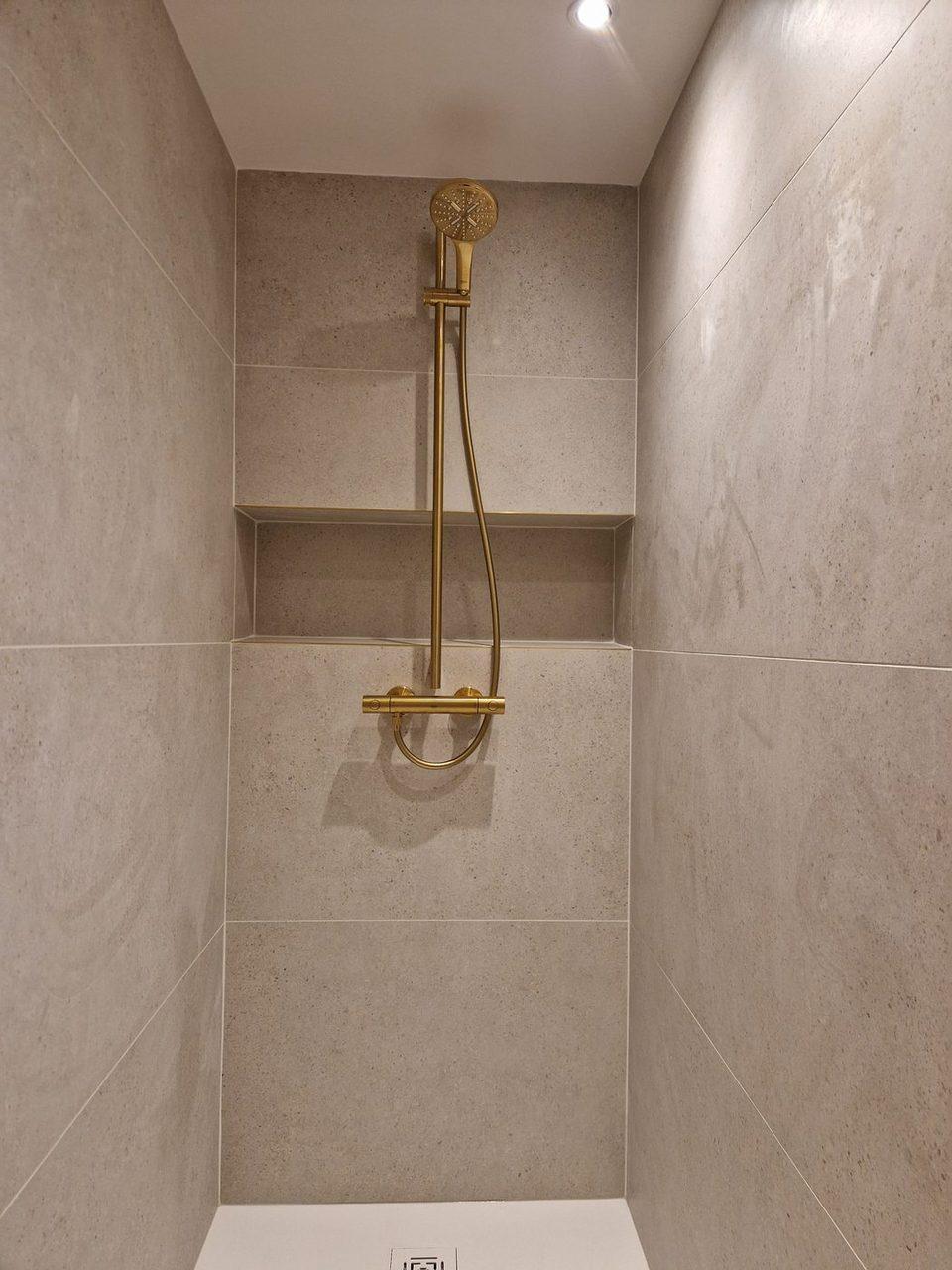 Plomberie, douche et vasque — chantier Top Reno
